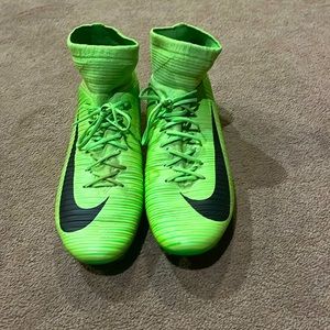 Soccer cleats